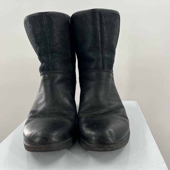 UGG Devoran Black Wedge Waterproof Ankle Booties Ladies - Picture 5 of 13